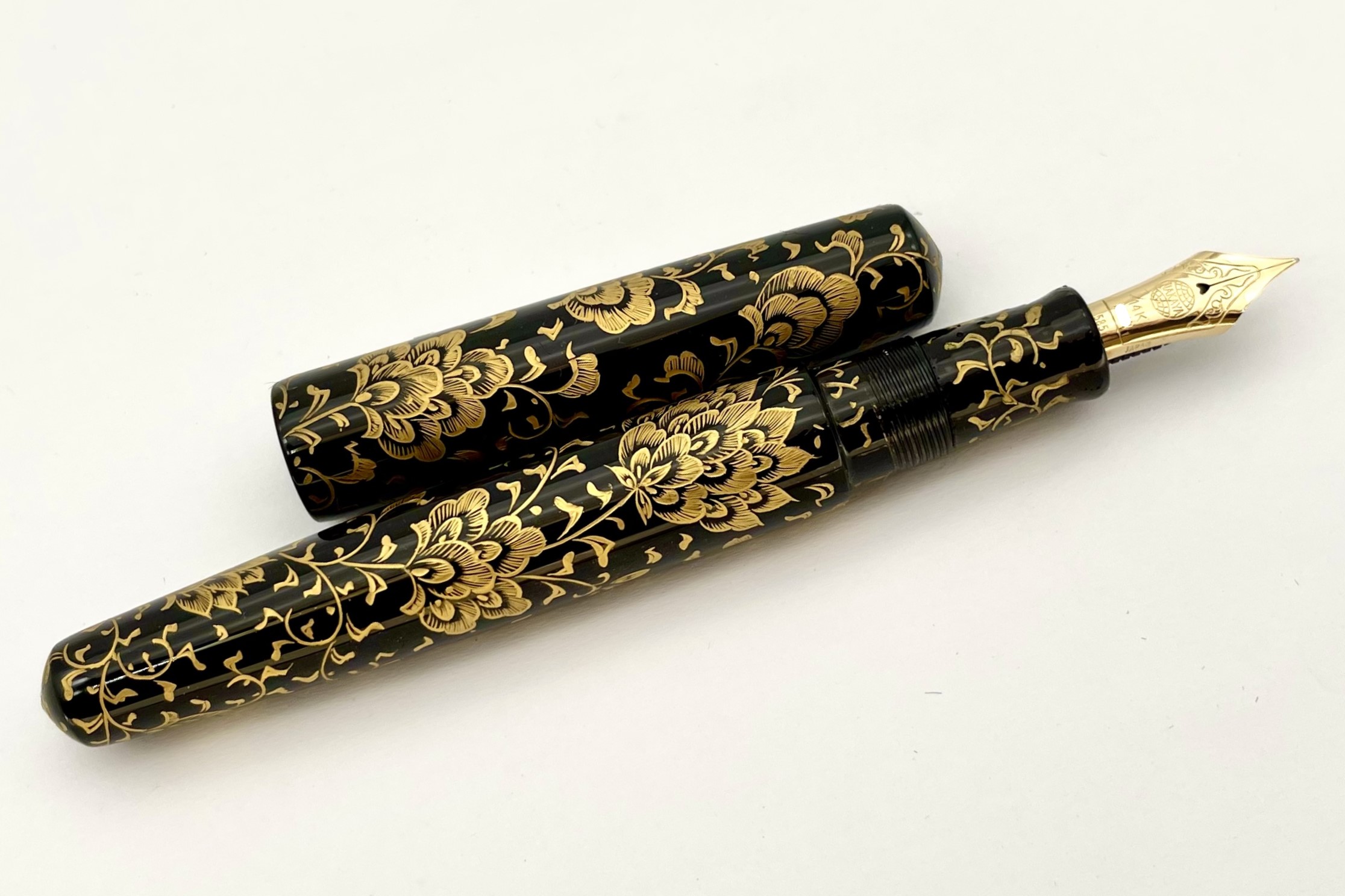 NakayaPiccoloLongCigarChinkinHousougeGoldLine1FP_E